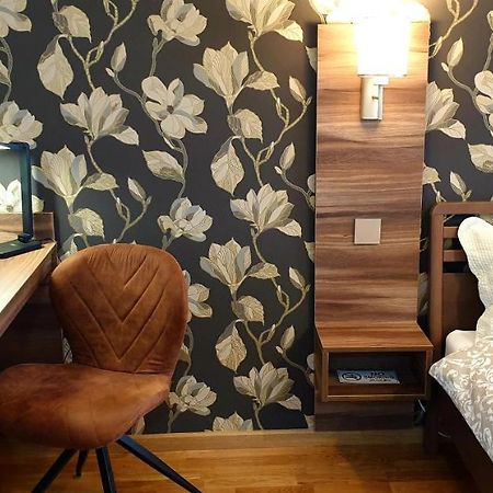 Uki-Modern Apartment With Parking Novi Sad Buitenkant foto