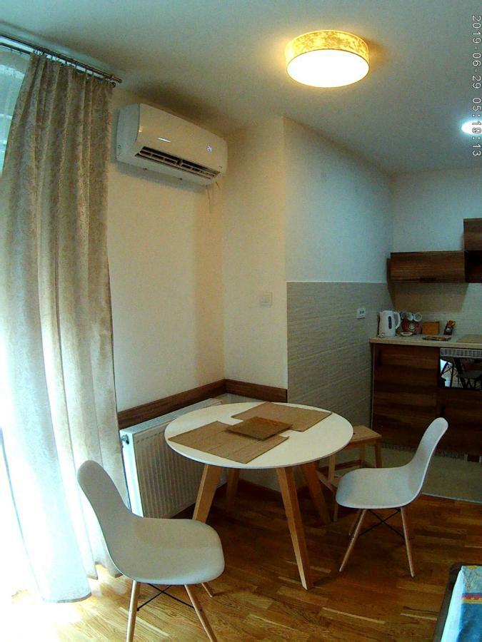 Uki-Modern Apartment With Parking Novi Sad Buitenkant foto